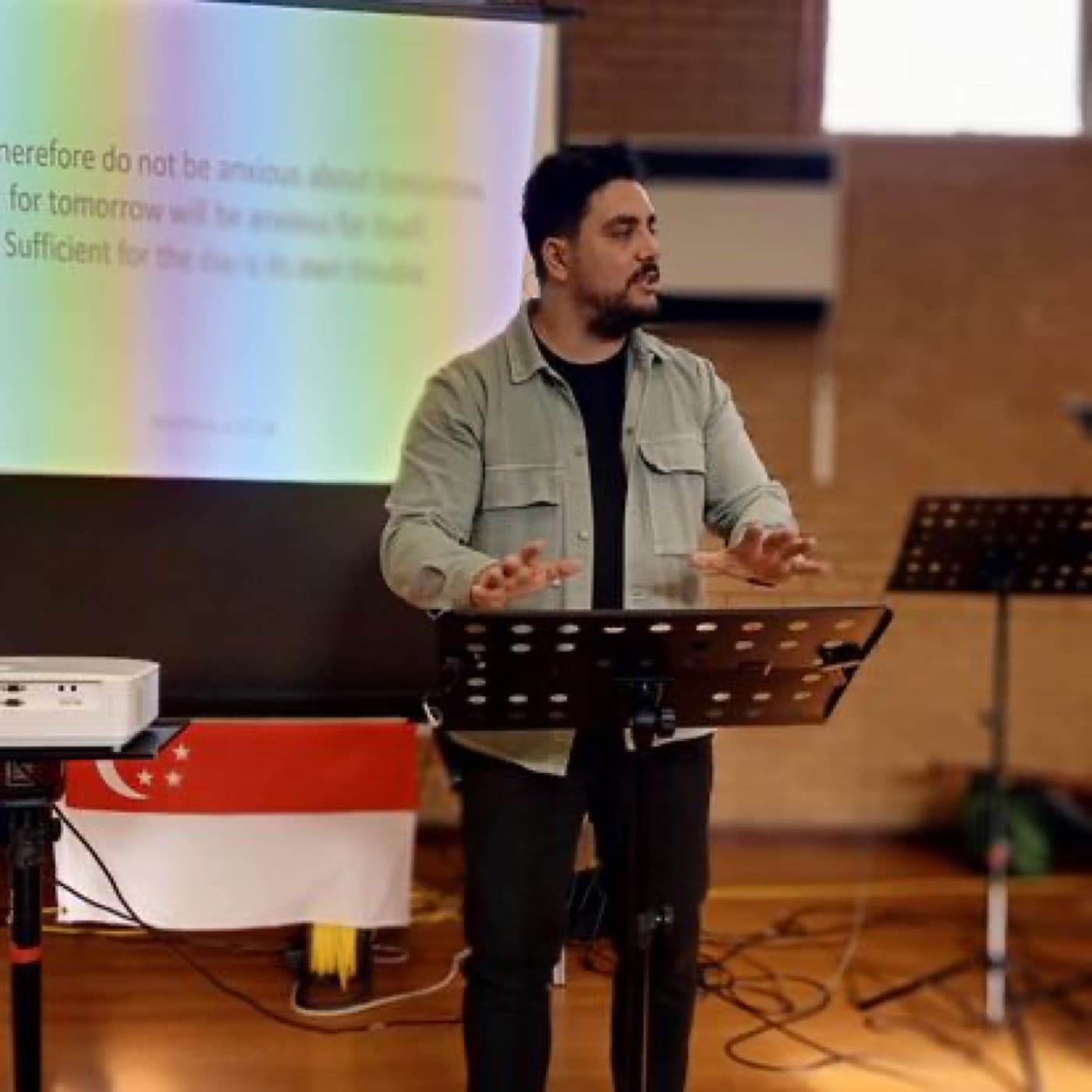 Pastor Vlad Ciolan teaching